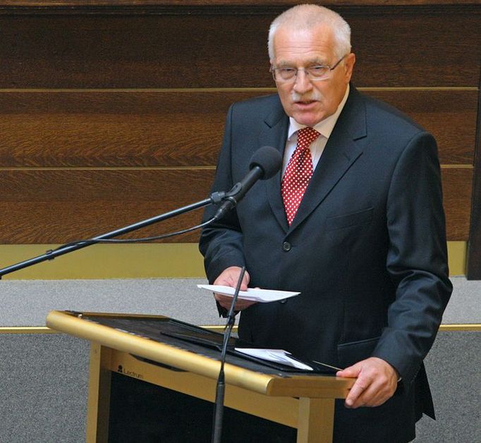 Hned po předsedovi Ústavního soudu se ujal slova prezident Václav Klaus.