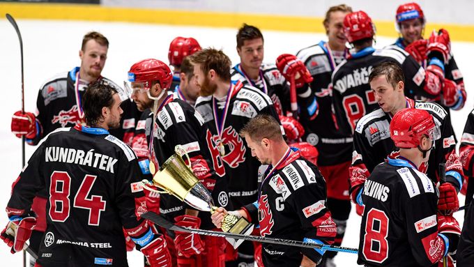 Třinečtí hokejisté před startem extraligy opanovali letní pohár Generali Česká Cup.