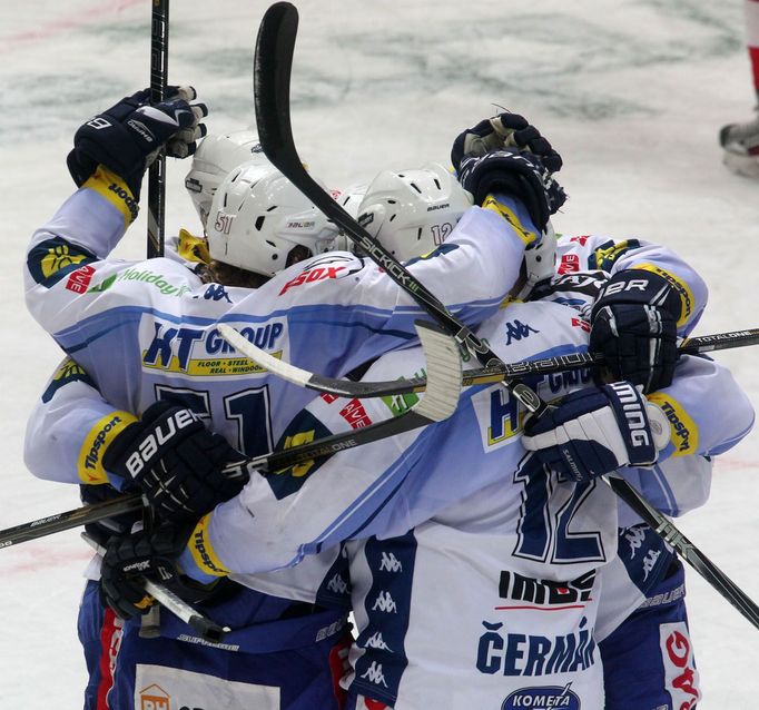 Takhle se hráči Komety Brno na Slavii radovali celkem třikrát.