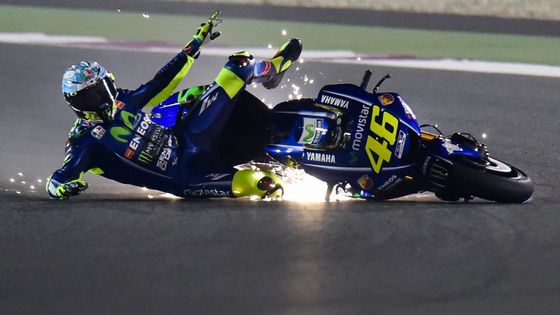 Kdyby záleželo jen na počtu fanoušků, byl mi už nyní mistrem světa MotoGP Valentino Rossi. Ale dokáže se zkušený "Doktor" vypořádat s konkurencí mladších jezdců a dosáhnout na svůj desátý titul?