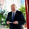 Alexandr Lukašenko během běloruských prezidentských voleb.