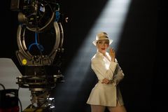 Hledání světla v argentinské věznici. Polibku pavoučí ženy je těžké odolat