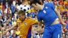 Spoustu hlavičkových soubojů vyhrál italský dlouhán Luca Toni.