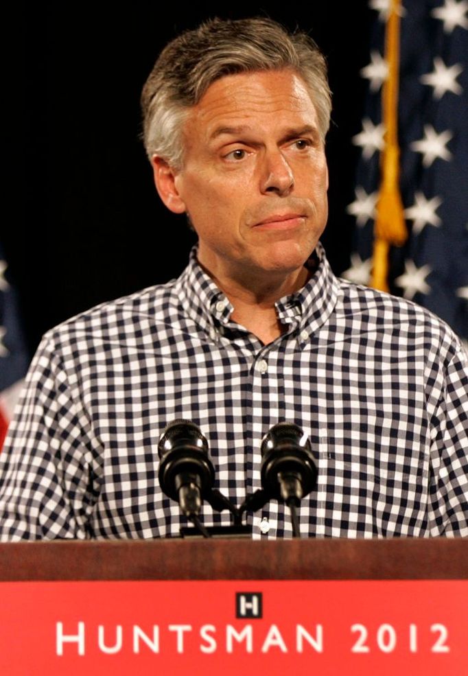 Republikán Jon Huntsman před projevem, červen 2011.