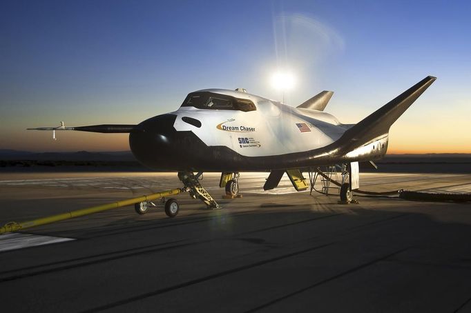 Stroj Dream Chaser (Lovec snů), prototyp vývojářská společnosti Sierra Nevada Corporation, absolvoval v říjnu zkušební let. Nedopadl úplně slavně: Stroj mě problémy při přistání.