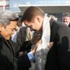 Ministr Bursík se vítá s tibetským vyslancem Kelsangem Gyaltsenem