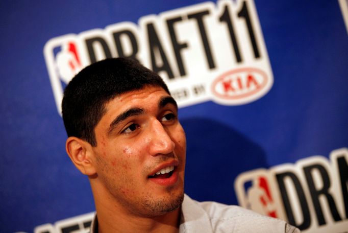 Turecký basketbalista Enes Kanter