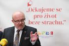 Ministr Vlastimil Válek plánuje vrátit do hry nadstandardy ve zdravotnictví