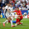 Phil Foden dává neuznaný gól v osmifinále Eura 2024 Anglie - Slovensko