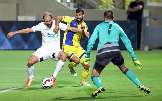 LM, Maccabi Tel Aviv-Plzeň:Roman Hubník(4) a  Matúš Kozáčik (7)