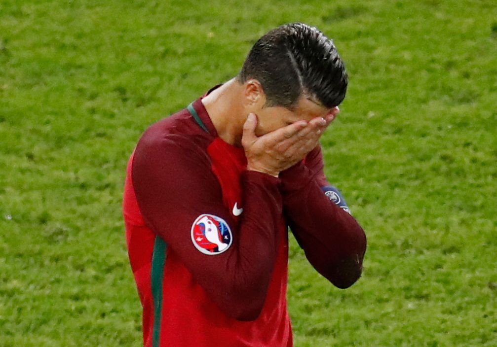 Smutný Cristiano Ronaldo na Euru 2016