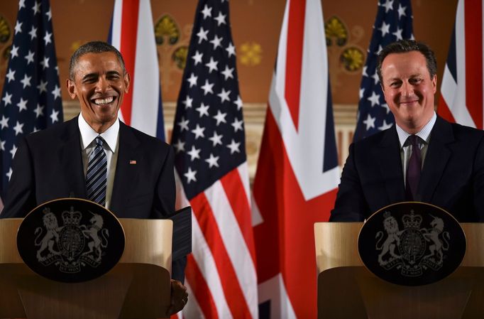 Barack Obama a David Cameron na tiskové konferenci v Londýně