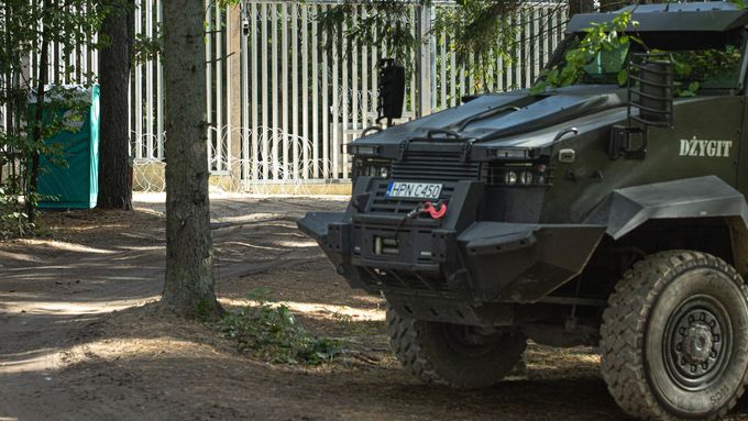Foto: Bělověžský národní park střeží armáda. Migranti ale do Polska dál pronikají