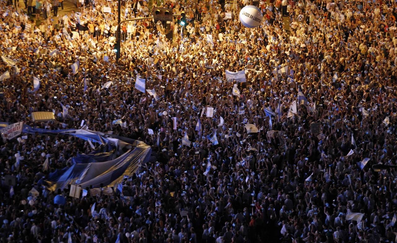 Foto: Proti argentinské prezidentce vytáhly do ulic statisíce lidí