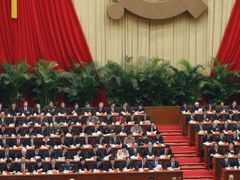 Momentka z letošního sedmnáctého sjezdu Komunistické strany Číny.