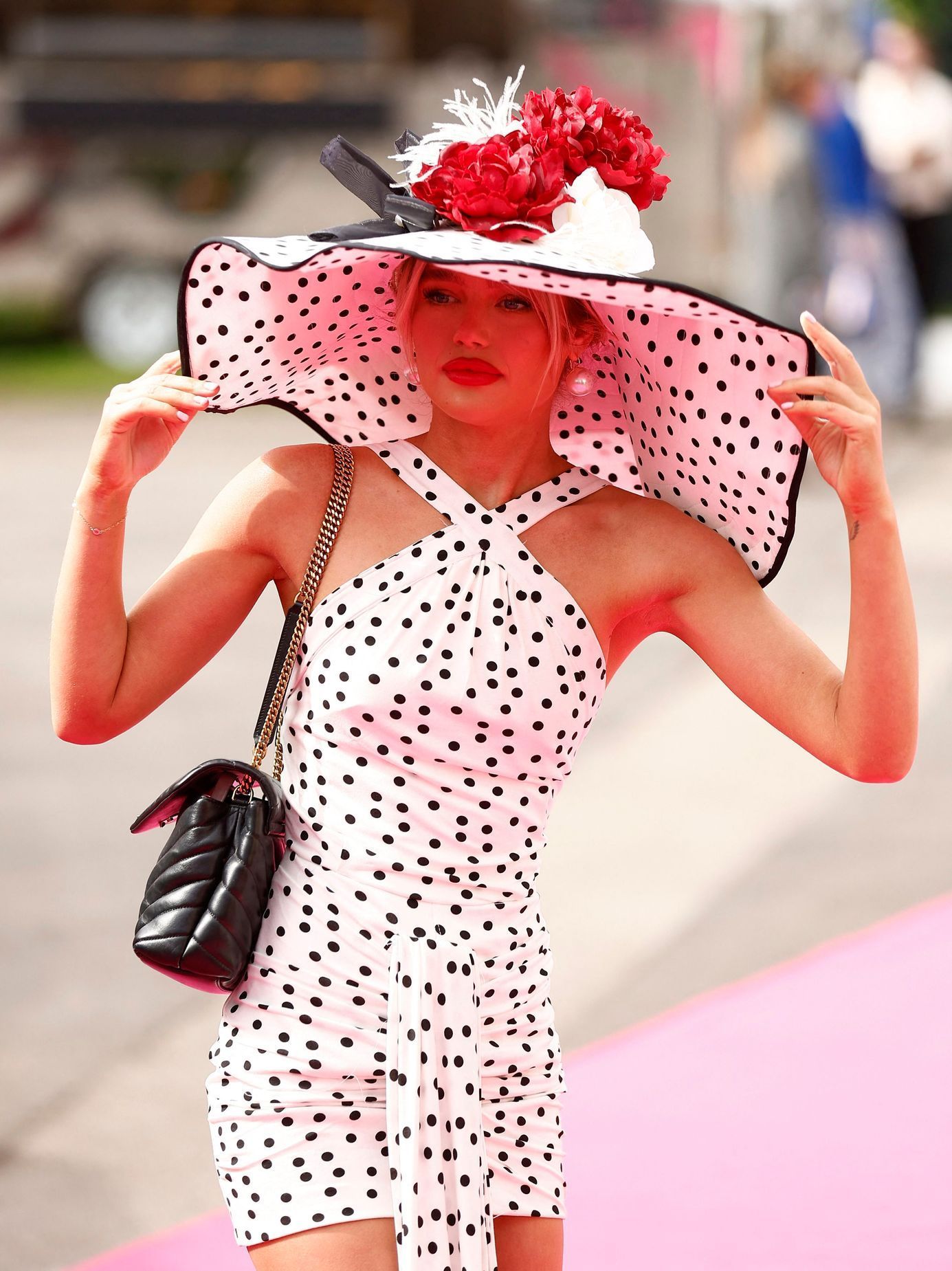 Móda na dostihové Velké národní v Aintree 2024