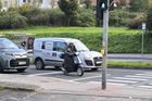 Předjetí kolony aut a zastavení před křižovatkou v prostoru vyhrazeném pro cyklisty. Pro velkou část motorkářů přestupek, o kterém už ani nepřemýšlejí.