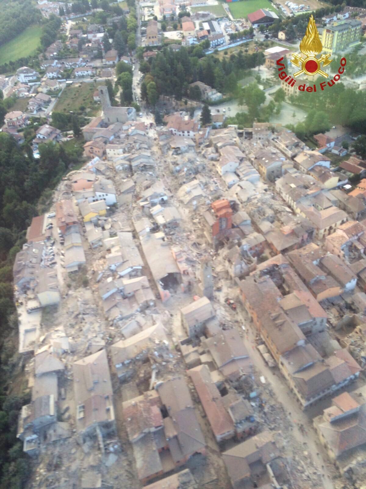 Letecký pohled na Amatrice, italské město zničené zemětřesením