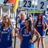Grid girls na závodě ME tahačů na Nürburgringu