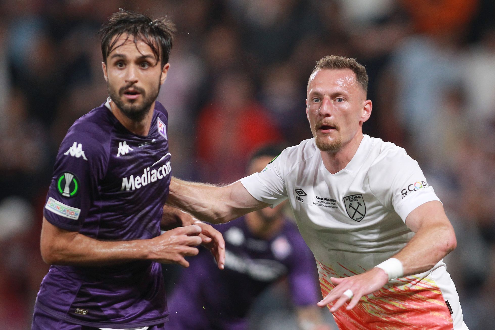Vladimír Coufal ve finále Konferenční ligy Fiorentina - West Ham