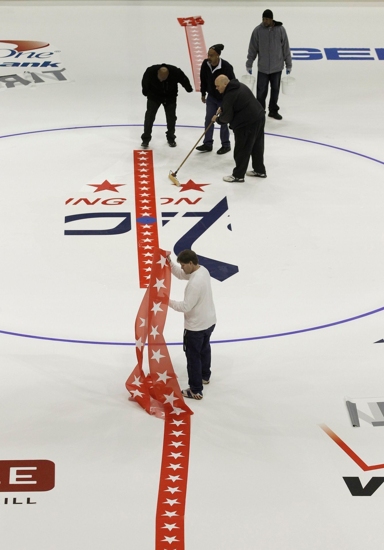 Před startem NHL: příprava ledové plochy ve Washingtonu