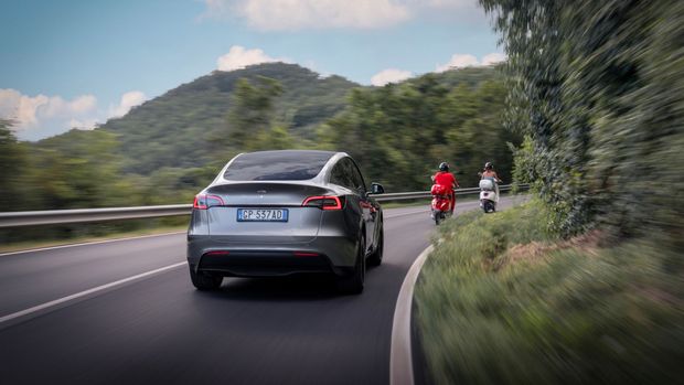 Protest proti automobilce Tesla se ze Švédska rozšířil do Dánska