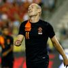 Gesto zklamání v podání Arjena Robbena v přátelském zápase v Belgii