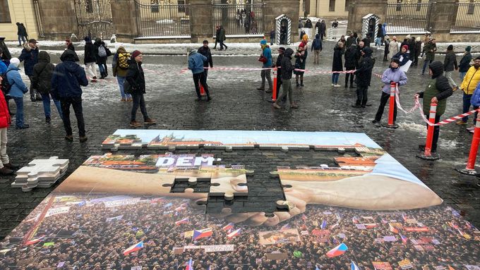 Akce uskupení Milion chvilek pro demokracii v Praze na podporu Petra Pavla.