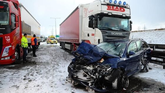 Obrazem: Dálnici D1 zastavila na hodiny hromadná nehoda