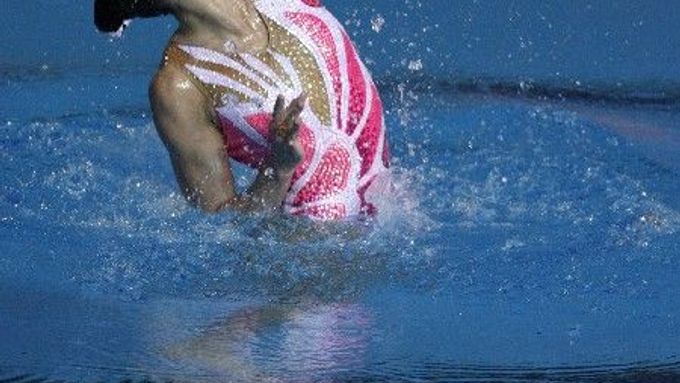 Ruská plavkyně Natalia Iščenková při svém sólovém vystoupení v synchronizovaném plavání na MS v Melbourne.