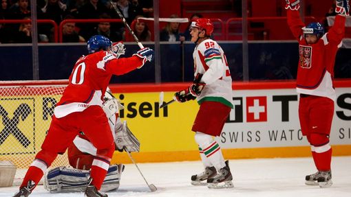 MS v hokeji 2013, Česko - Bělorusko: Martin Hanzal (vlevo) a Jiří Tlustý slaví gól