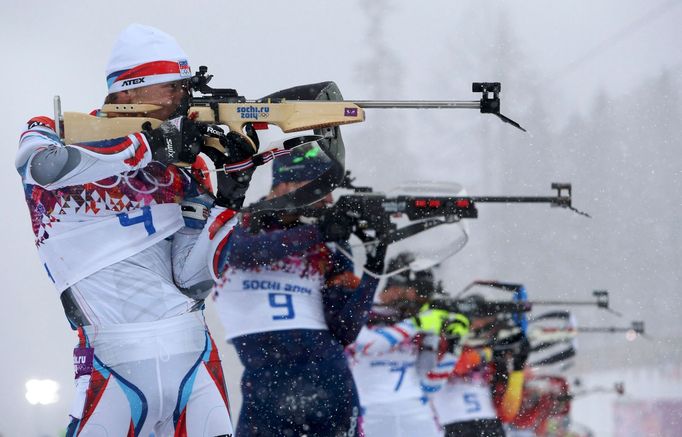 Soči 2014, biatlon hromadný start M: Ondřej Moravec a Emil Hegle Svendsen