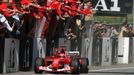 Michael Schumacher a tým Ferrari slaví triumf v GP Rakouska 2003