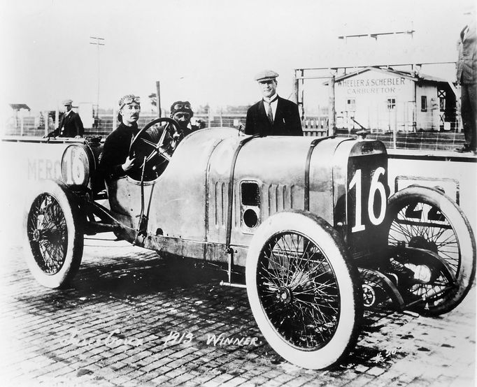 Jules Goux, Peugeot - vítěz Indianapolis 500 v roce 1913.