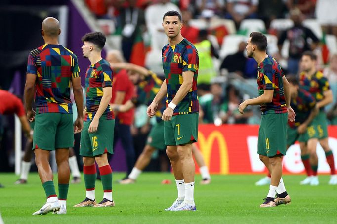 Fenomenální útočník už má s lavičkou náhradníků nedávné zkušenosti z Manchesteru United, nyní ho stejný osud potkal v reprezentaci.