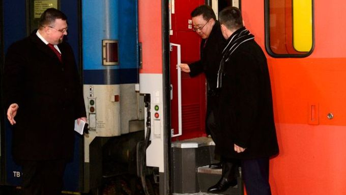 Mongolský prezident Cachjagín Elbegdordž přicestoval v neděli 18. ledna večer do Prahy vlakem z Berlína na třídenní státní návštěvu České republiky.