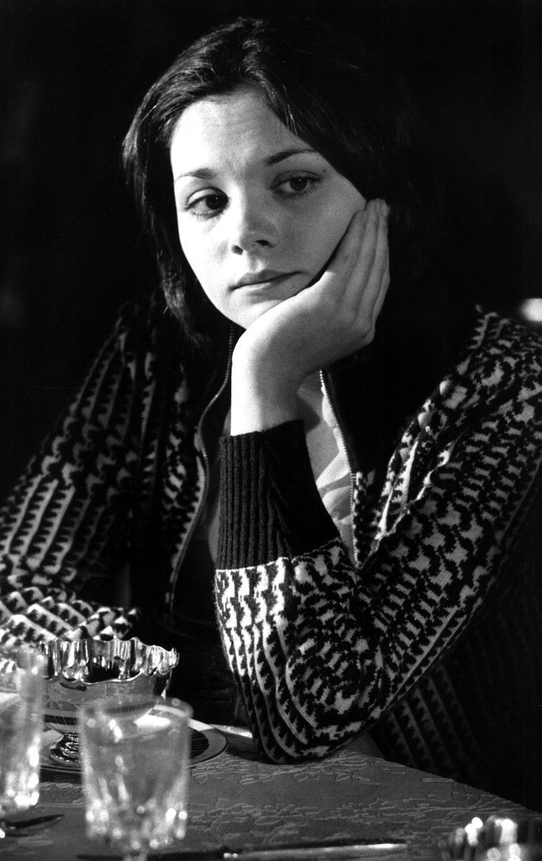 Kim Cattrall 1975