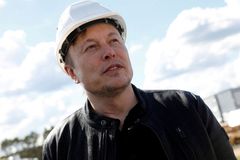 Elon Musk bude tančit. Příští týden po dlouhých odkladech otevře německou Gigafactory