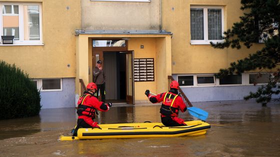 Lidé v Opavě přežívají na betonových ostrůvcích. Když bude hůř, vylezeme výš, hájí se