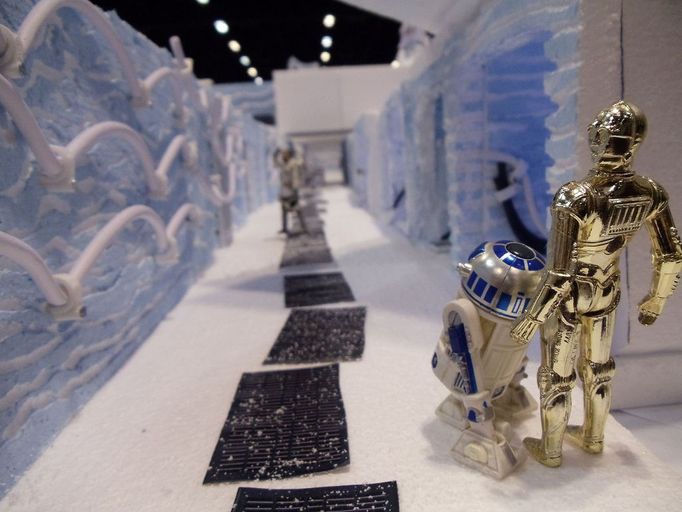 Star Wars Celebration V - Hoth Echo Base Battle diorama - R2-D2 and C-3PO trek through the halls