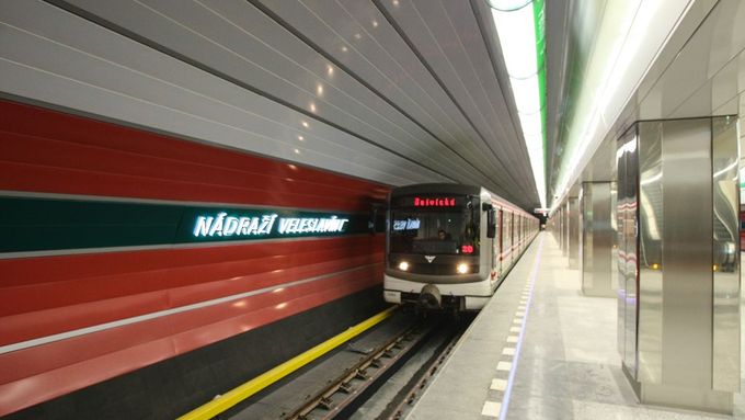 Jedna z nových stanic pražského metra.