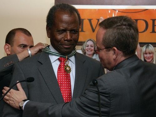 Cannes: Sidney Poitier dostal řád