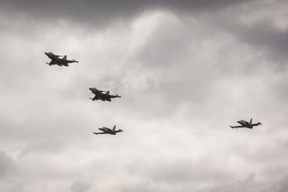 2x JAS-39 + 2x L-159 ALCA