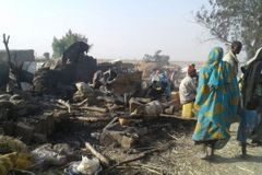 Nigerijská armáda omylem bombardovala uprchlický tábor, nakonec zemřelo 115 lidí
