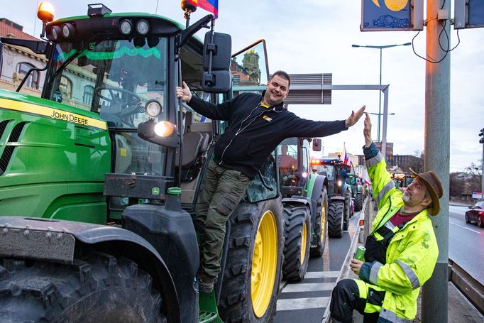 Protest části zemědělců s traktory v Praze na magistrále a před ministerstvem zemědělství, 19. 2. 2024.