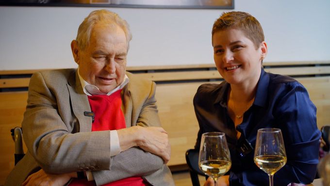 Miloš Zeman vyjádřil před volbami podporu Janě Maláčové a hnutí Stačilo!