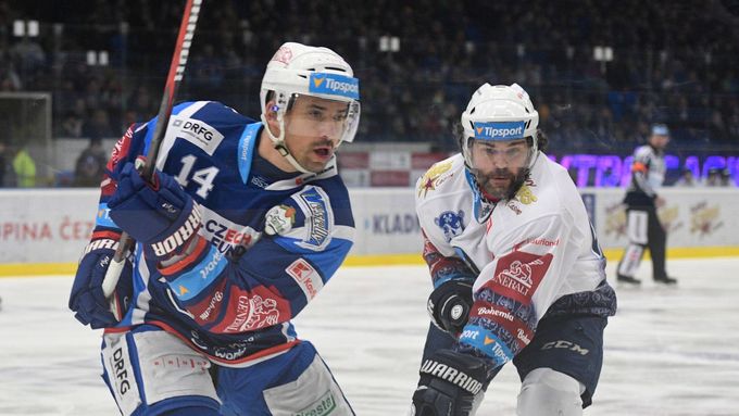 Tomáš Plekanec a Jaromír Jágr v zápase 37. kola hokejové extraligy mezi Kladnem a Brnem.