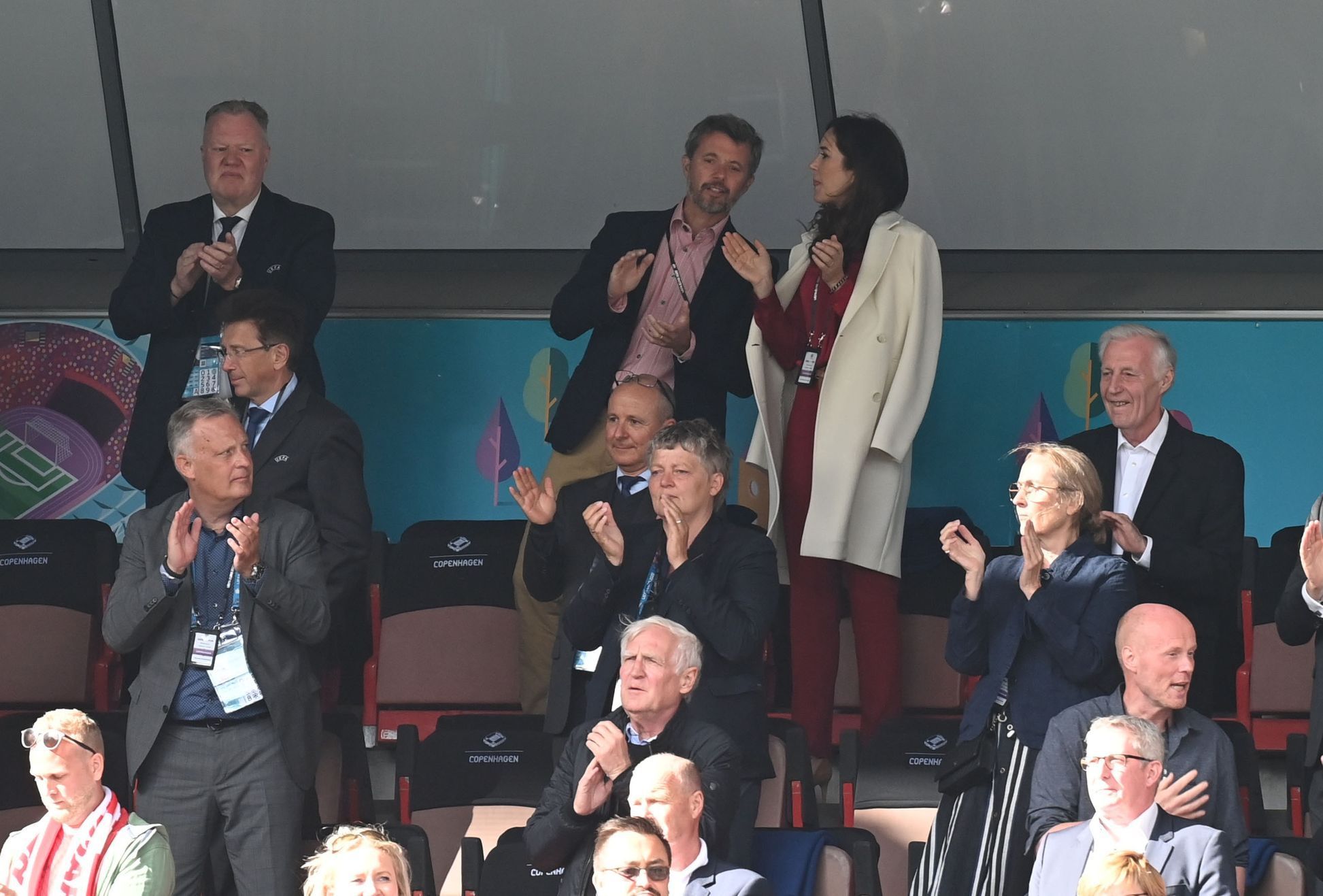 Dánský korunní princ Frederik a jeho žena Mary Donaldsonsová na zápase  Dánsko - Finsko na ME 2020