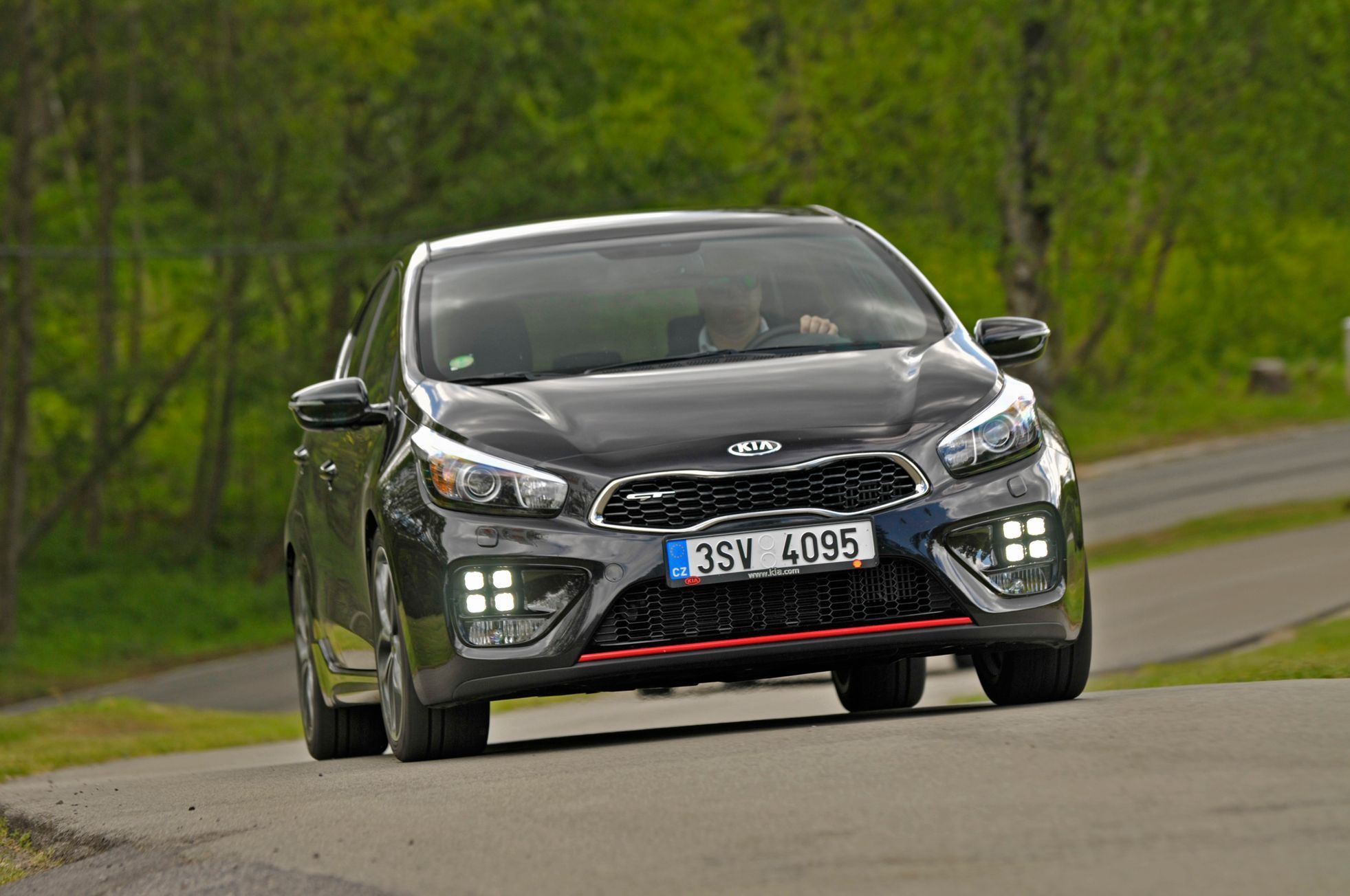 30 NEJ automobilů červen 2017