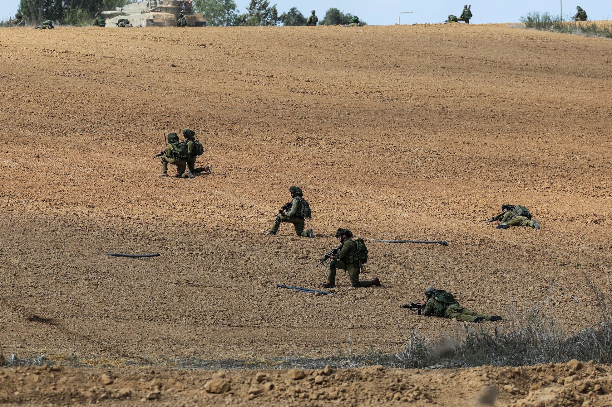 Izraelští vojáci poblíž Gazy.